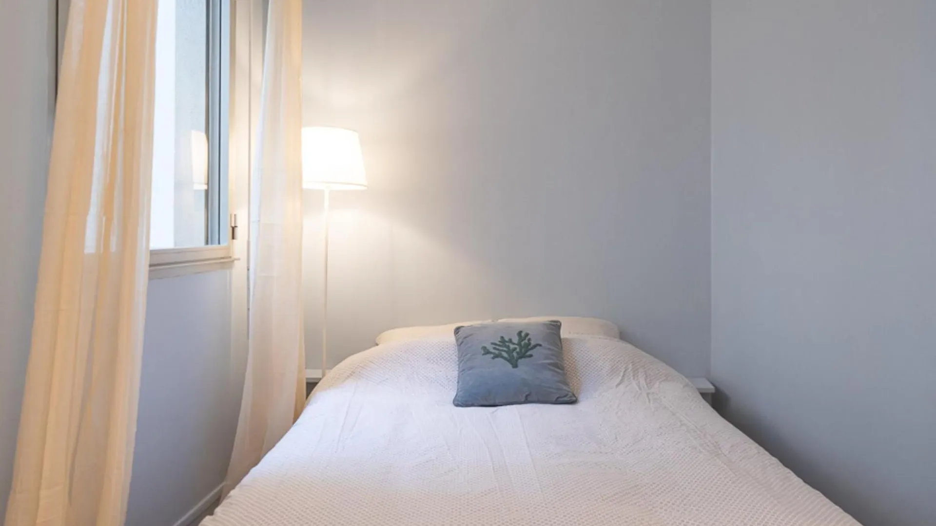 Quiet Radiant Studio Overlooking The Garden Apartment Paris 0*,  France
